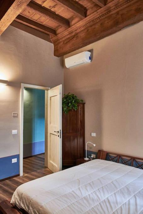 Casa Asja: Cromatismo In Centro Storico Διαμέρισμα Τσεζένα Εξωτερικό φωτογραφία